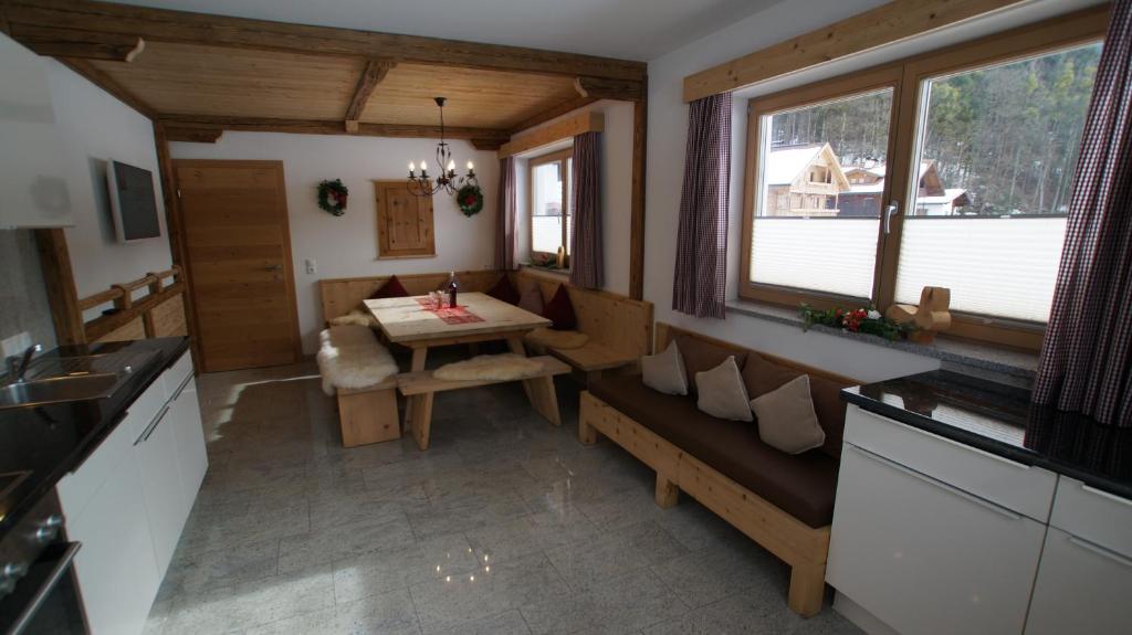 Kuchyň nebo kuchyňský kout v ubytování Appartement Sonnenschein