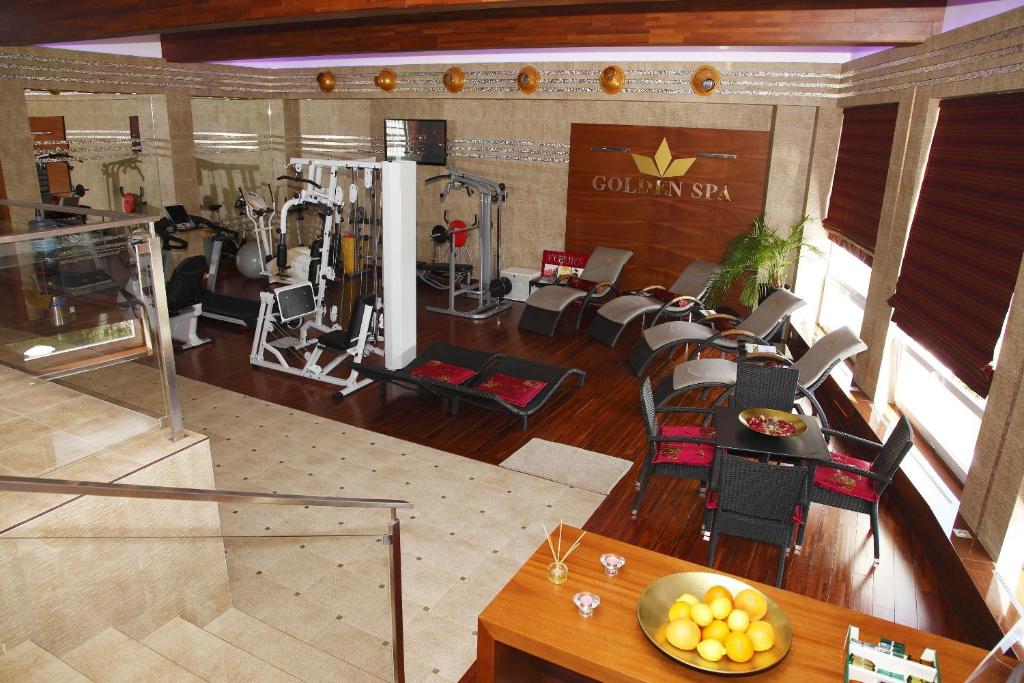 Posilňovňa alebo fitness centrum v ubytovaní Hotel Iskierka Business & Spa