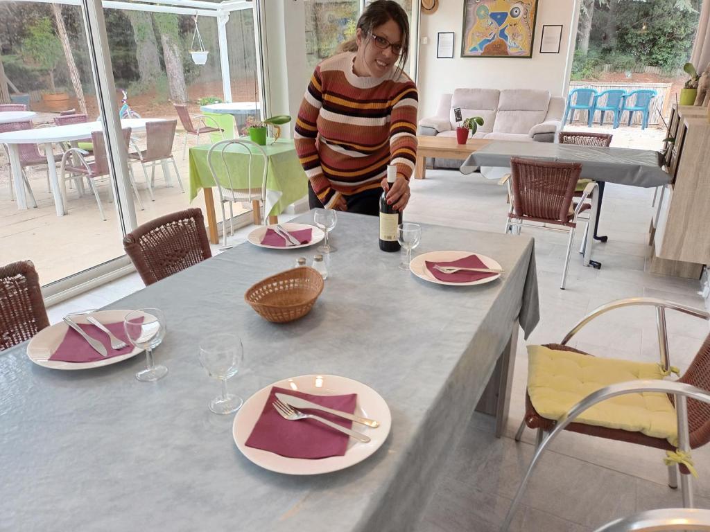 Chalet banane devant piscine, a 6km du festival de piano de la roque d'anthéron - Appartamento Con Una Camera Da Letto