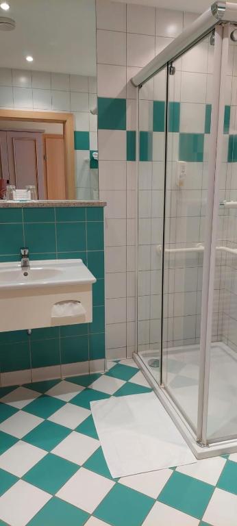 Koupelna v ubytování Gesundheits- & Wellness Resort Weissenbach