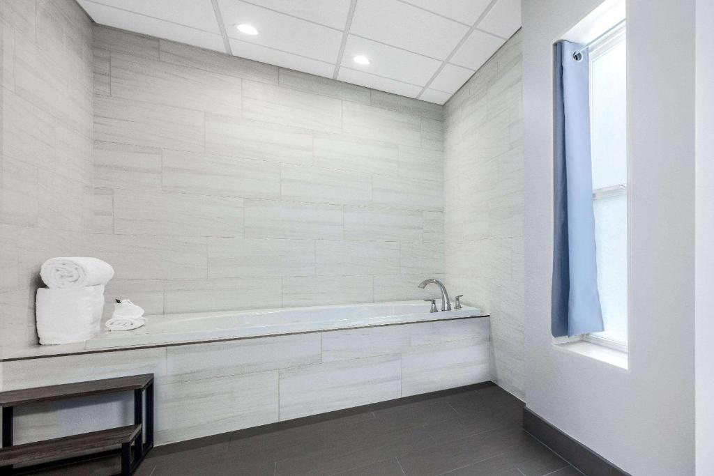 La Quinta Inn by Wyndham Lynnwood - King Studio Suite - Non-fumeur