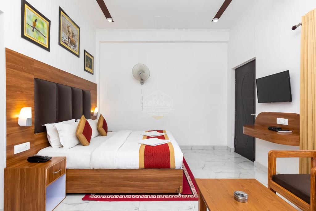 Seven Corbett - Double Room With Private Bathroom