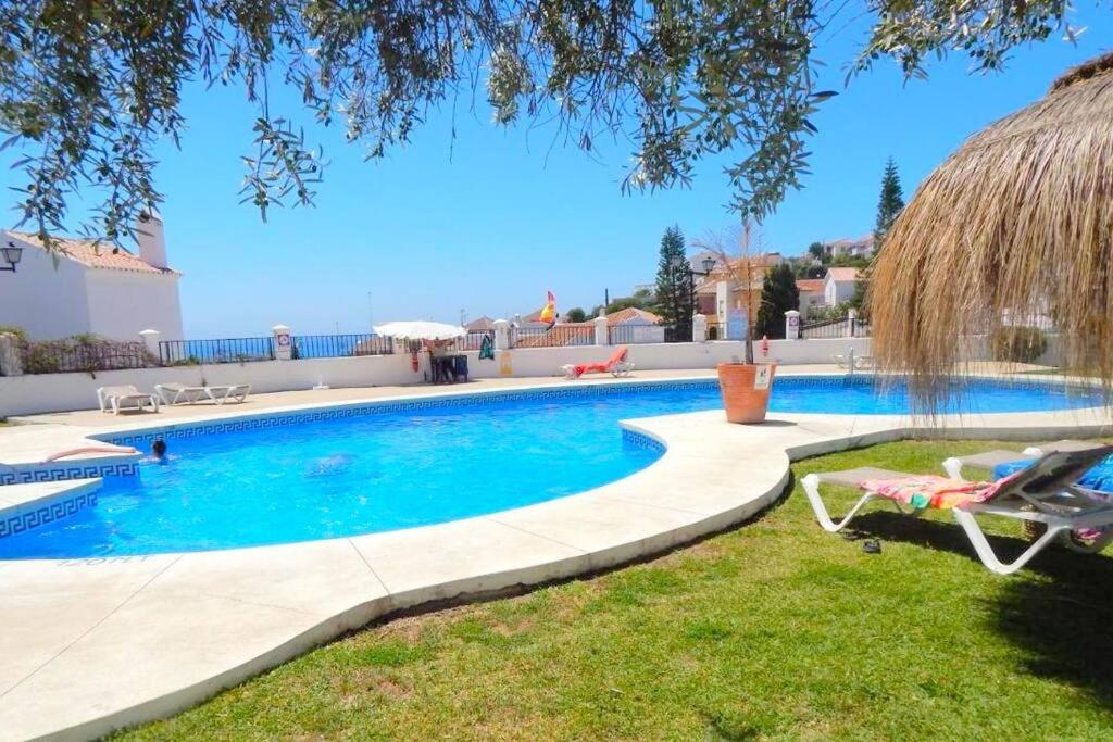 Beautiful 3 bedroom townhouse in Urb. Tropicana, Nerja, Nerja (updated