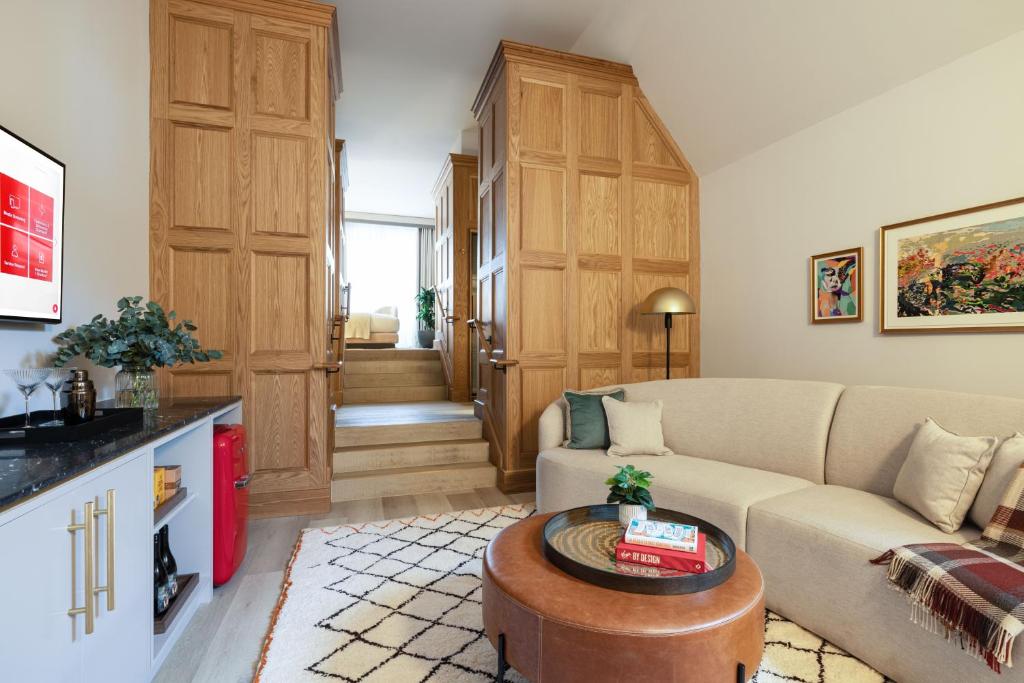 Posezení v ubytování Virgin Hotels Edinburgh