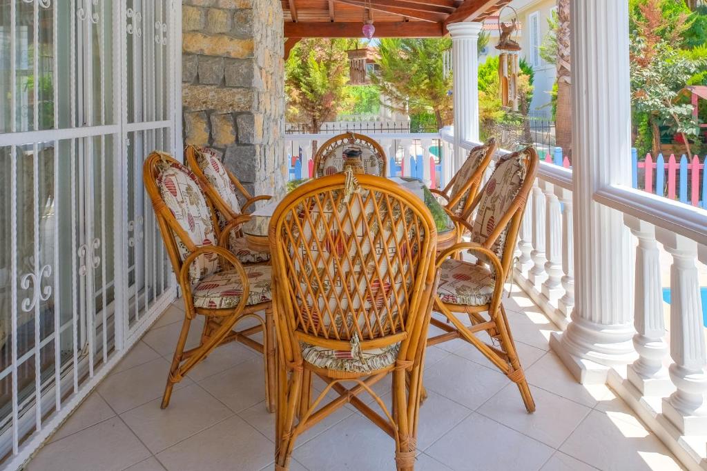 Balkón nebo terasa v ubytování Infinity Sunshine Villa