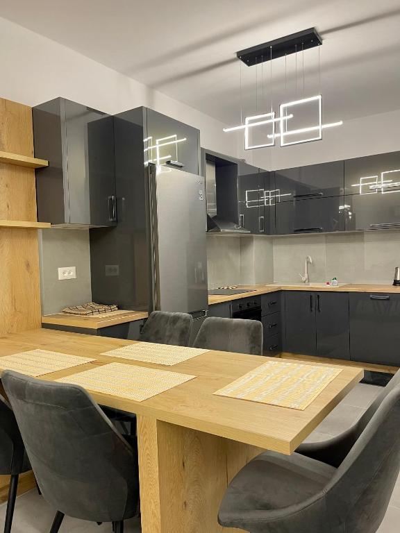 SeaView Modern Two Bedroom Apartment - Imazhi 4