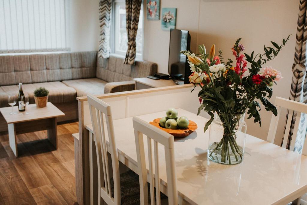 Recreatiepark Jachthaven De Veerstal Lathum - Luxe Chalet - Chalet