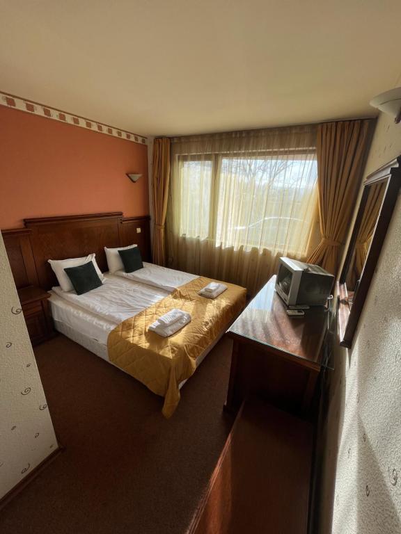 HOTEL BOLYARI - Budget Double Ou Twin Room