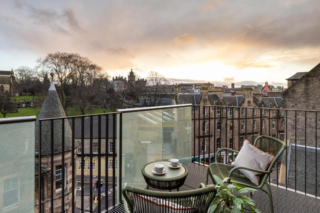 Balkón nebo terasa v ubytování Virgin Hotels Edinburgh