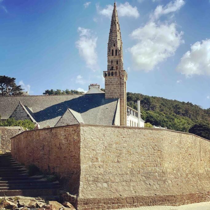 Fotografia z galérie ubytovania Maison bretonne à 2 mn à pied de la mer v destinácii Saint-Michel-en-Grève