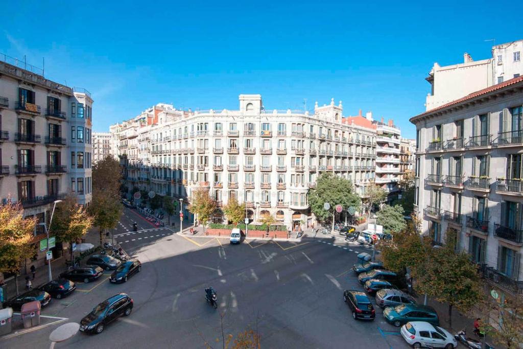 The building in which a hosteleket is located