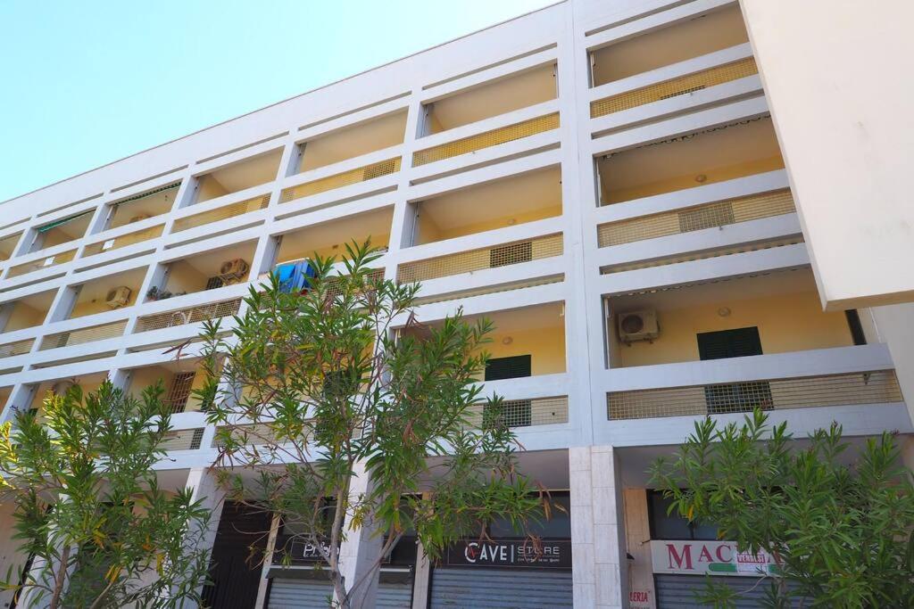 Το κτήριο όπου στεγάζεται  το διαμέρισμα