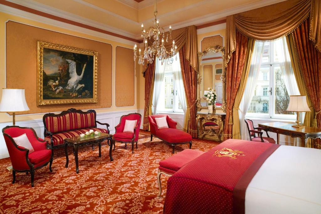 Istumisnurk majutusasutuses Hotel Imperial, a Luxury Collection Hotel, Vienna