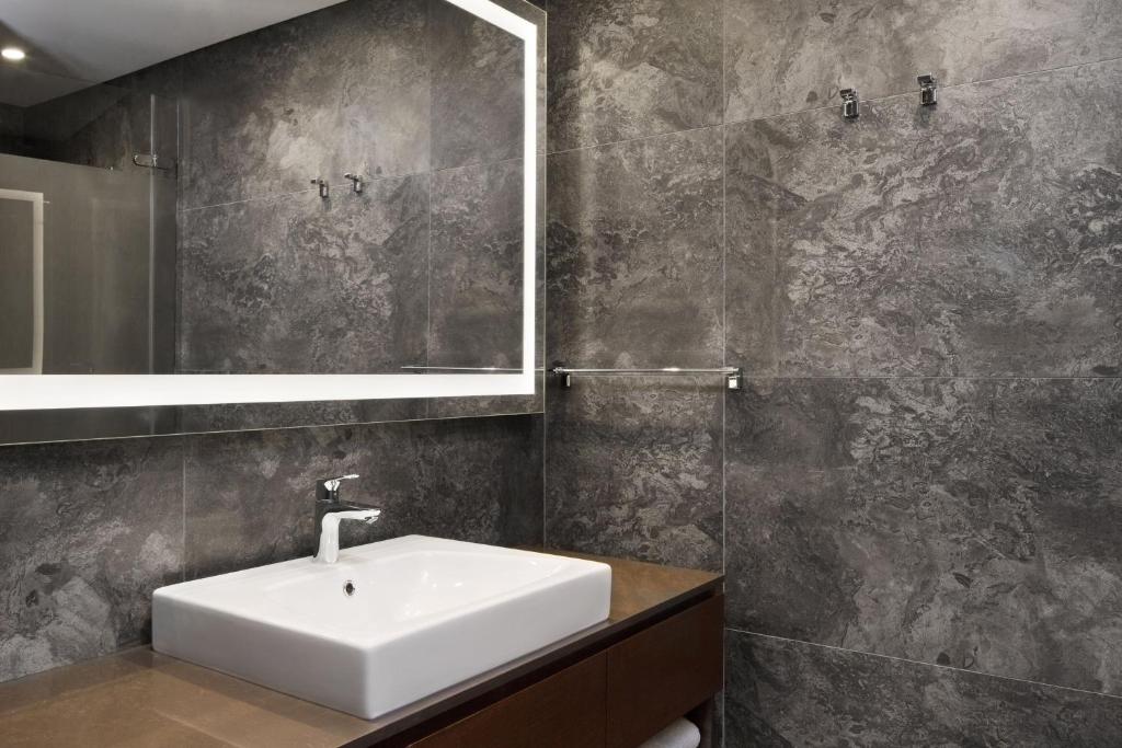 Sheraton Grand Istanbul Atasehir - Deluxe Twin - High Floor