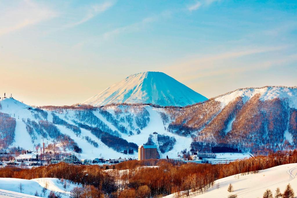 ホテルから撮影された、または一般的な山の景色