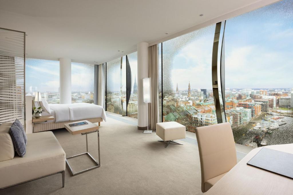 The Westin Hamburg Elbphilharmonie - Junior Horizon King Suite With City View