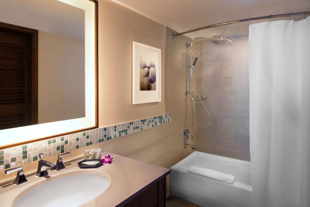 The Westin Fort Lauderdale Beach Resort - Guest Room, 2 Double, Partial Ocean View