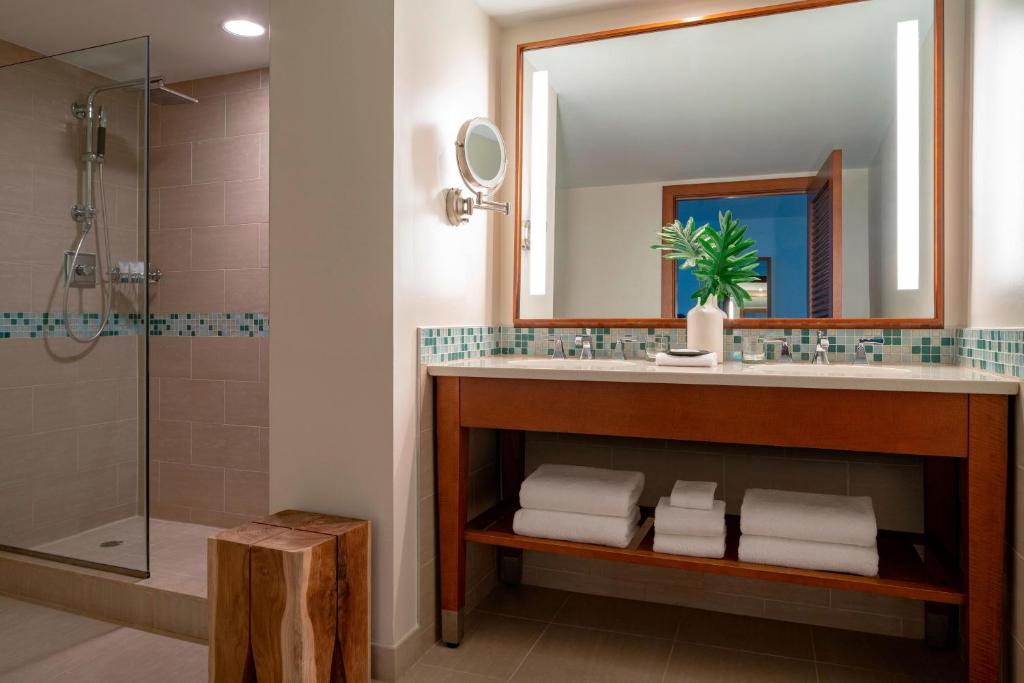 The Westin Fort Lauderdale Beach Resort - 1 Bedroom Executive Suite, 2 Double, Ocean View, Corner Room