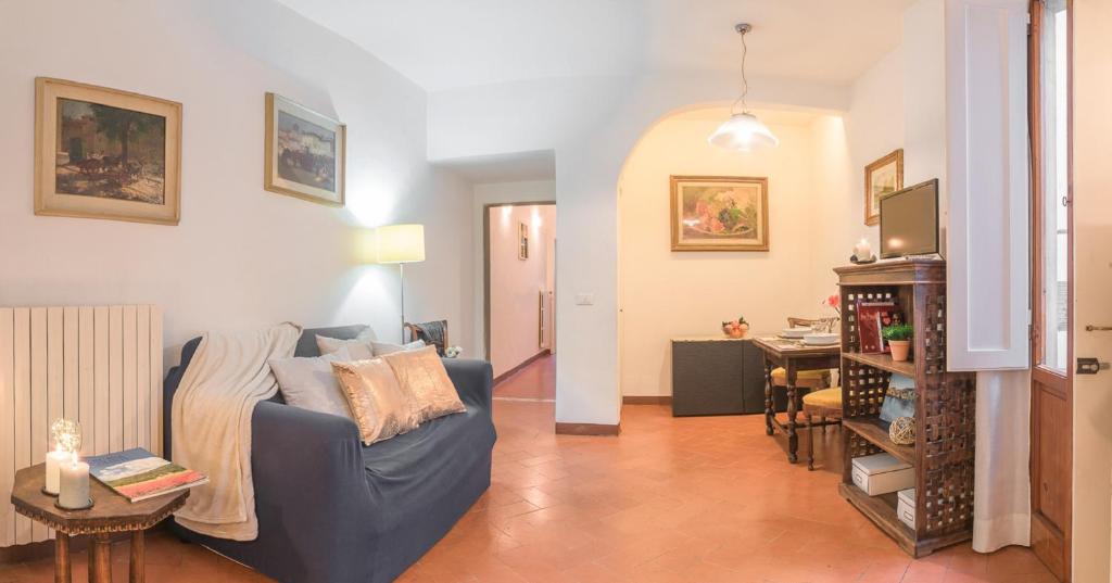 A seating area at Pitti - Flo Apartments