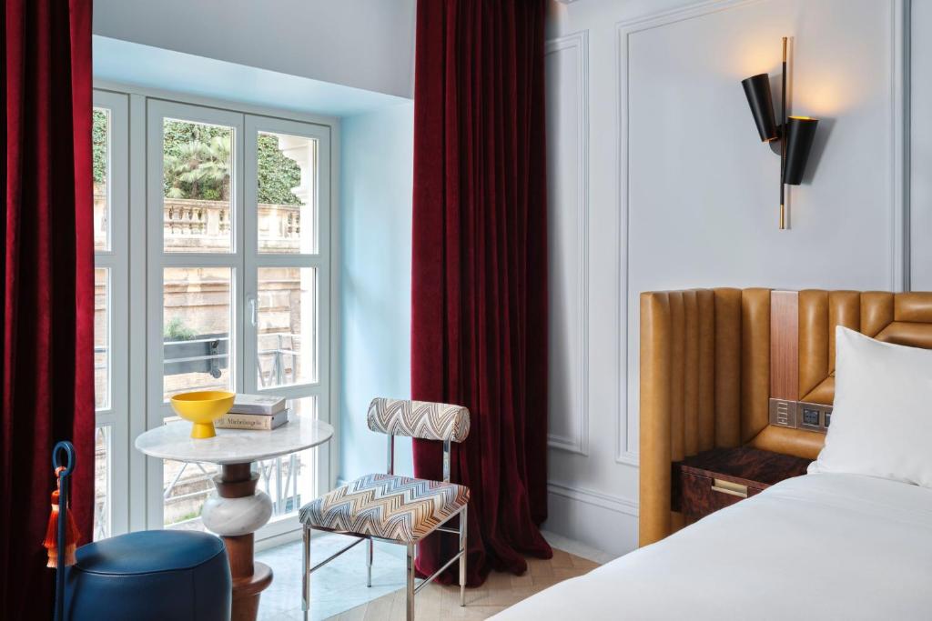 
Fantastic King Room with Balcony
