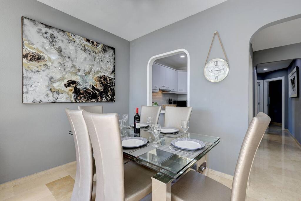 Fotografie z fotogalerie ubytování Stylish Penthouse Duplex at Matchroom Country Club v destinaci Santa Fe de los Boliches