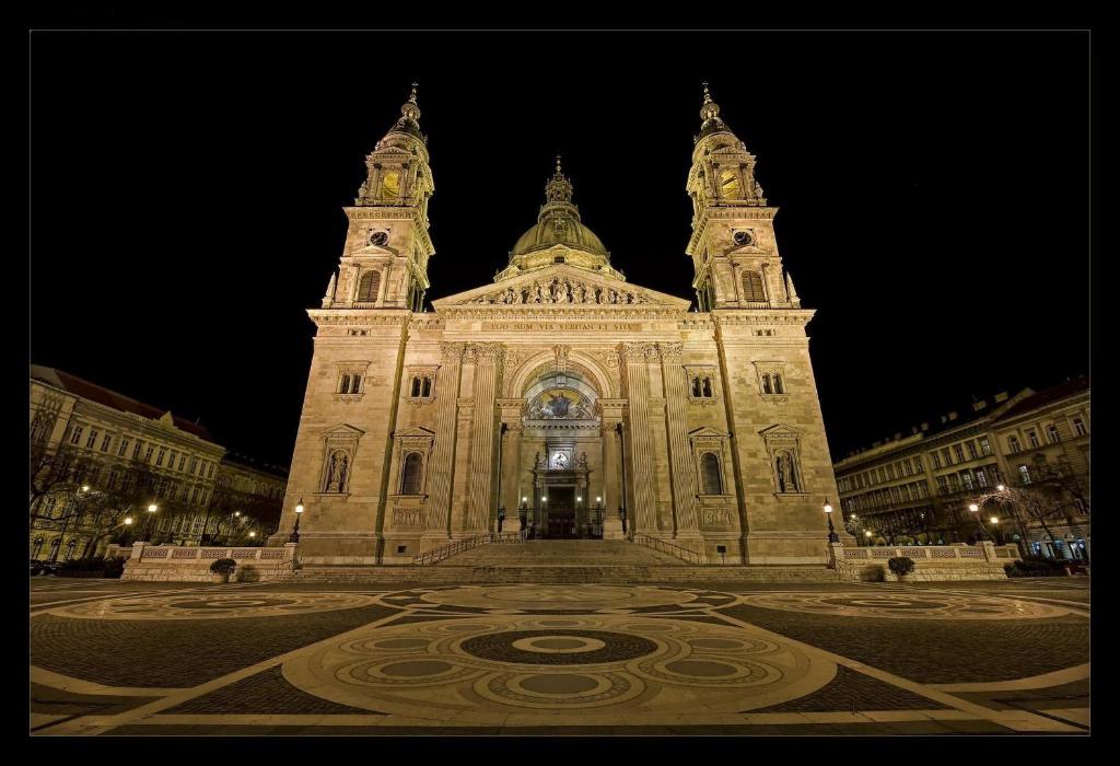 Luxury Downtown Apartments - Resim 43