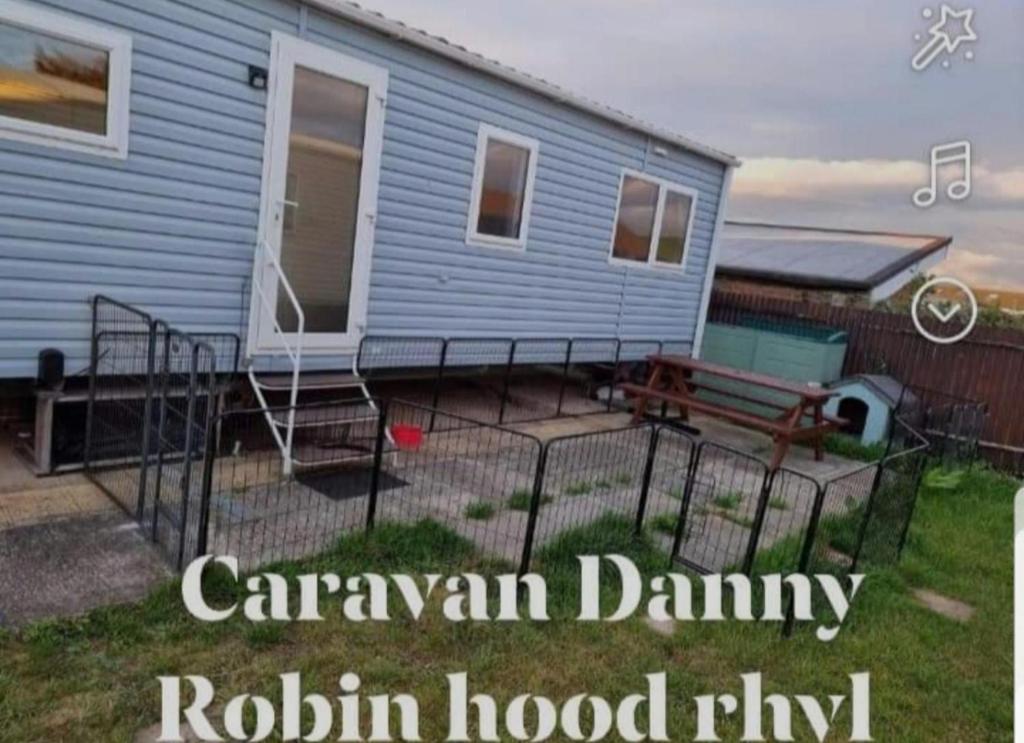 Lovely multiple dog friendly caravan Rhyl