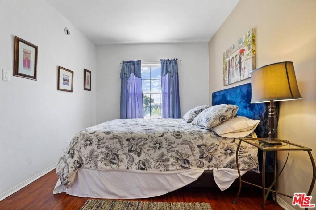 Lovely 1 Bedroom Apartment in Santa Monica, CA D