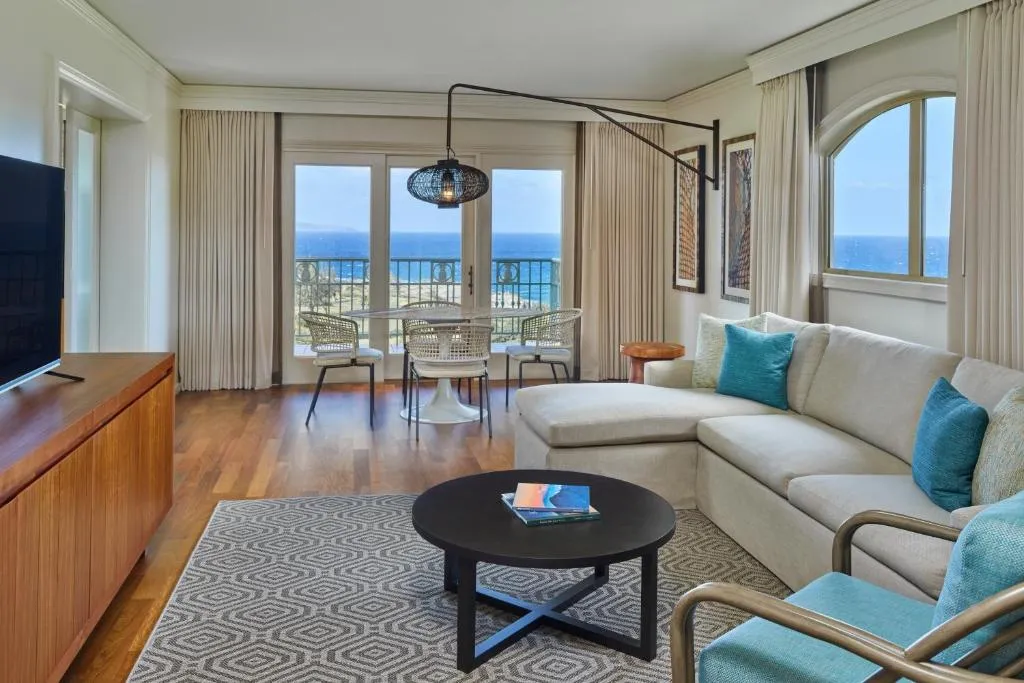 One-Bedroom Ocean Front King Suite