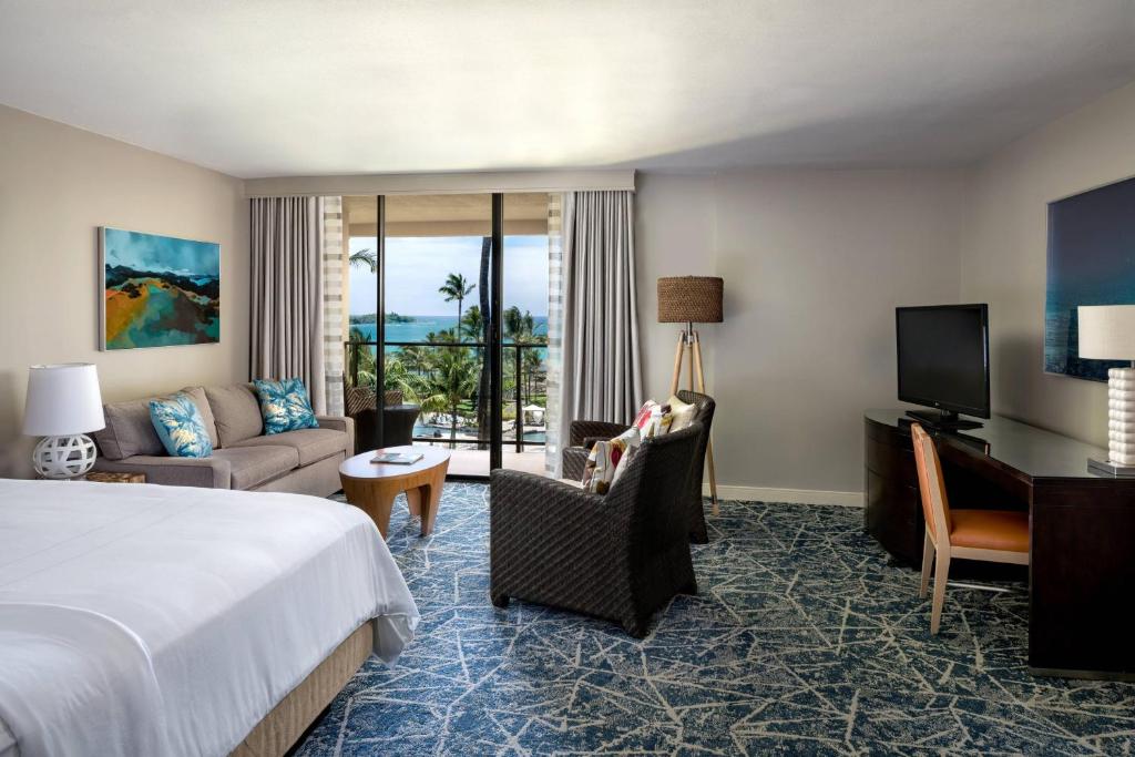 TV a/nebo společenská místnost v ubytování Waikoloa Beach Marriott Resort & Spa