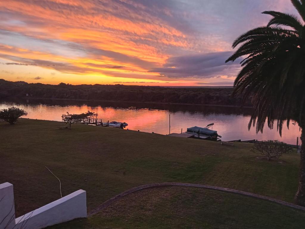 Addo Riverside Villa Holiday Home, Colchester (aktualisierte Preise für