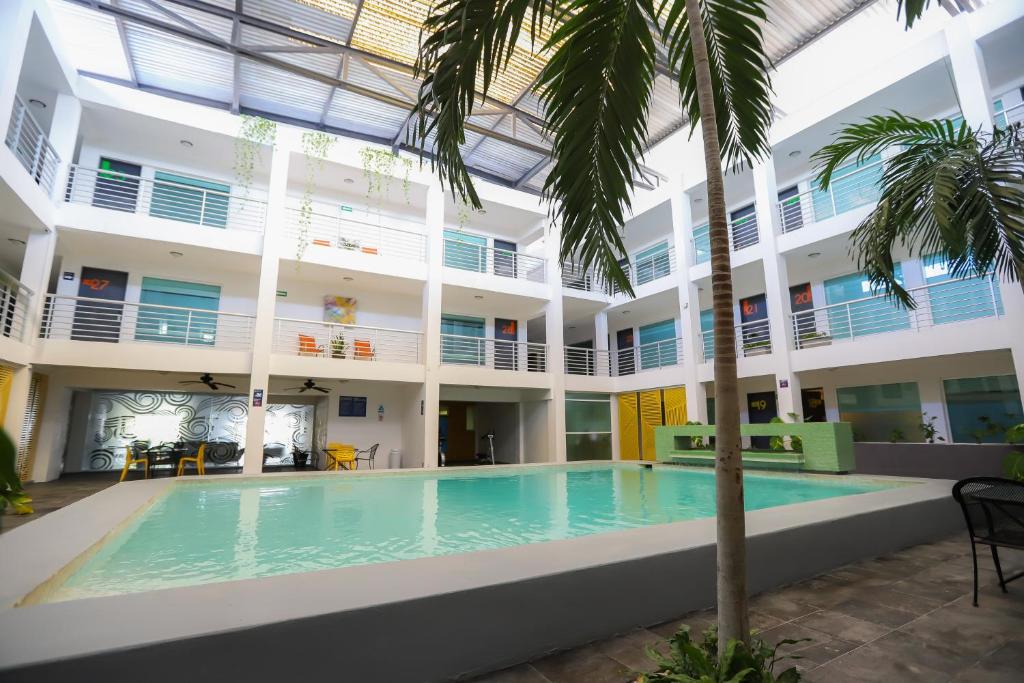 Bazén v ubytování TRYP by Wyndham Chetumal nebo v jeho okolí