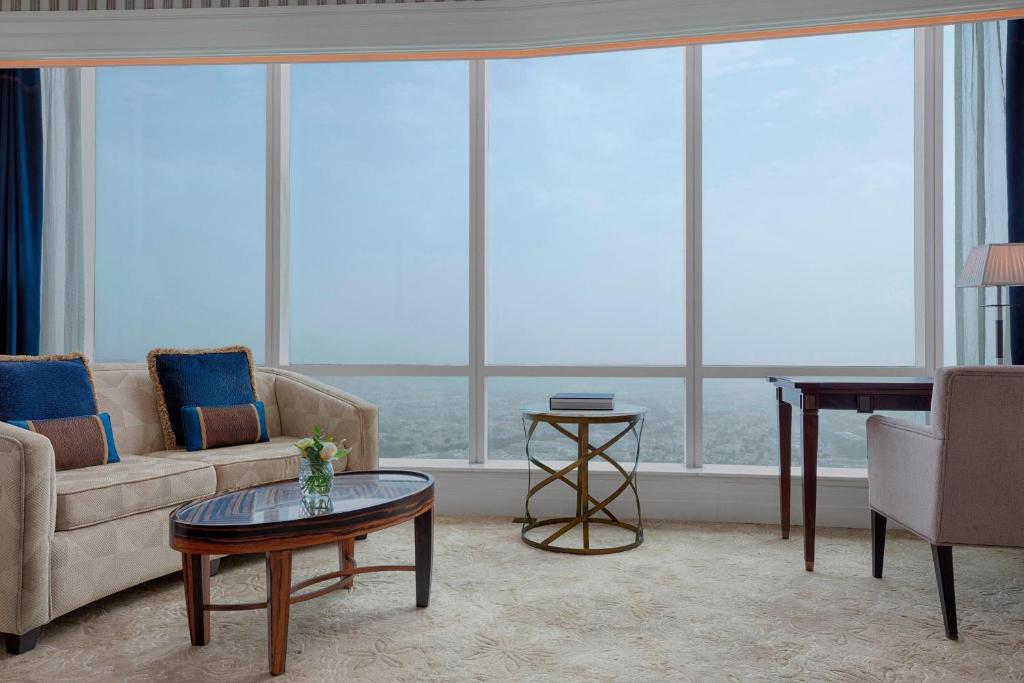 The St. Regis Abu Dhabi - Junior Suite 1 Bedroom Suite, 1 King, City View