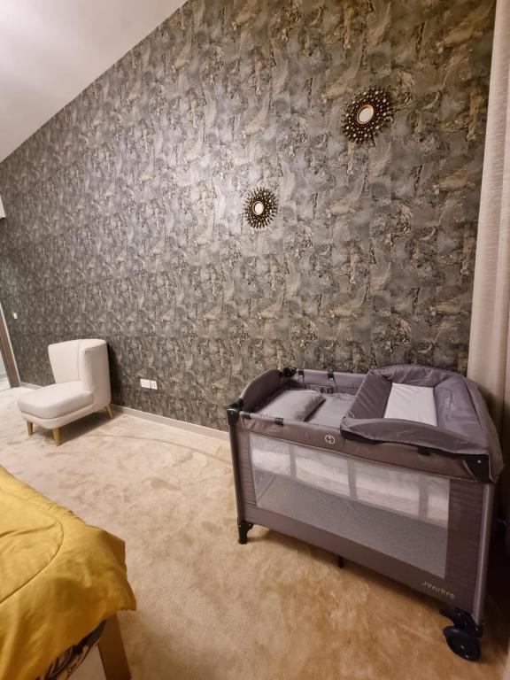 Postel nebo postele na pokoji v ubytování LUXURY 2 Bedroom Apartment in GATEWAY Residence