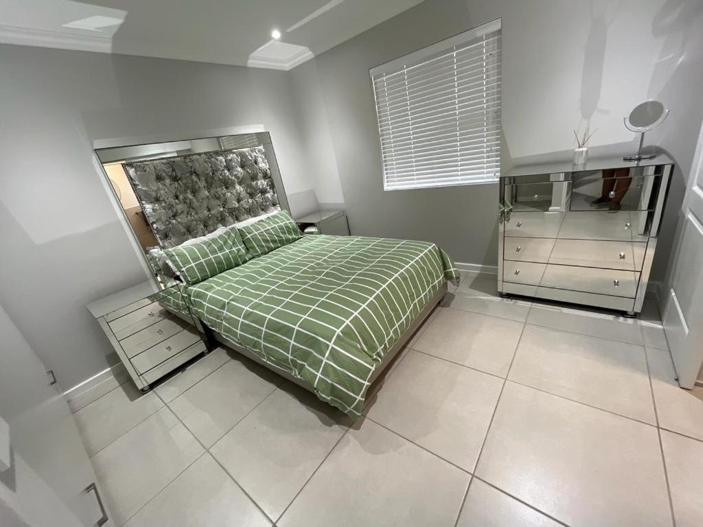 Ubuntu Sunningdale, Cape Town (updated prices 2024)