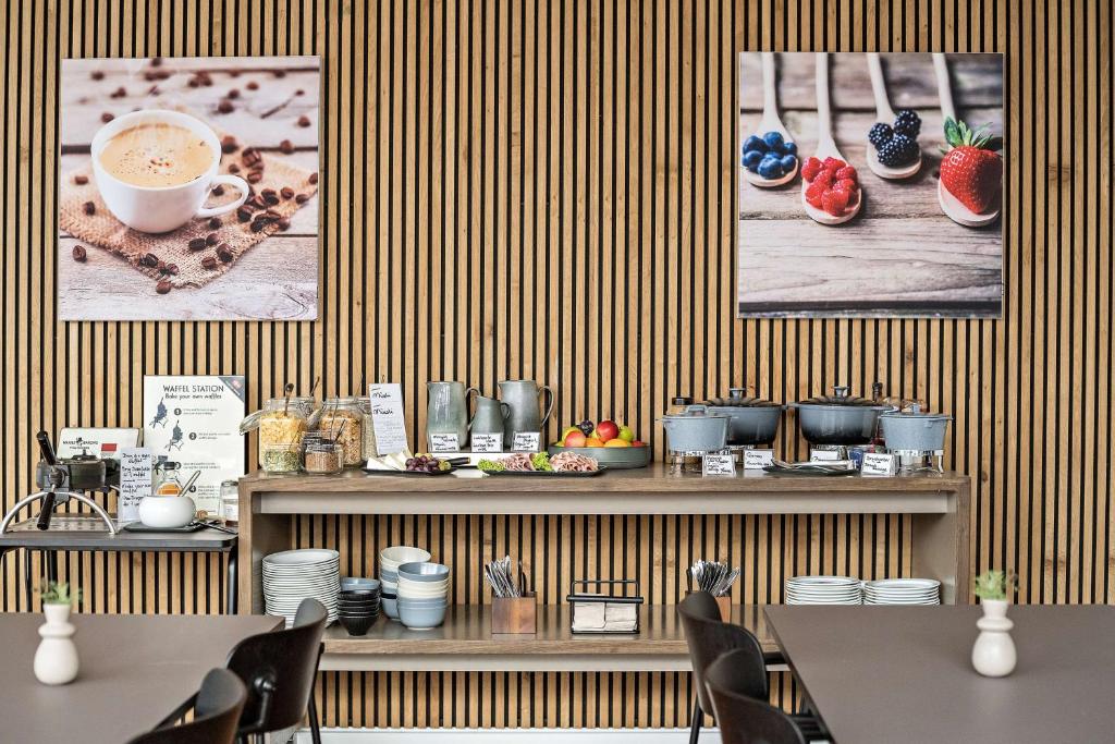 Příslušenství pro přípravu čaje a kávy v ubytování Best Western Hotel Hillerød
