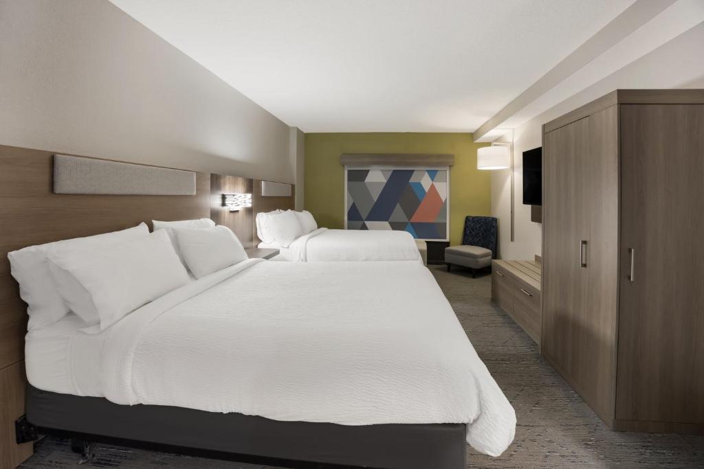 Holiday Inn Express Hotel & Suites Perry by IHG - Queen Studio - Disability Access