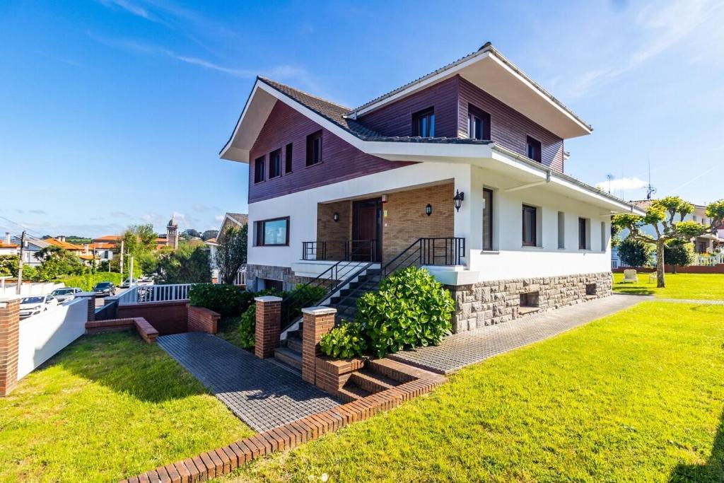 Hotel MyHouseAsturias - Lujoso chalet en Luanco junto a la playa en Luanco, Asturias