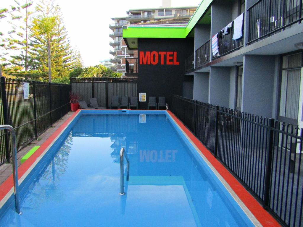 Bazén v ubytování Le George Motel nebo v jeho okolí