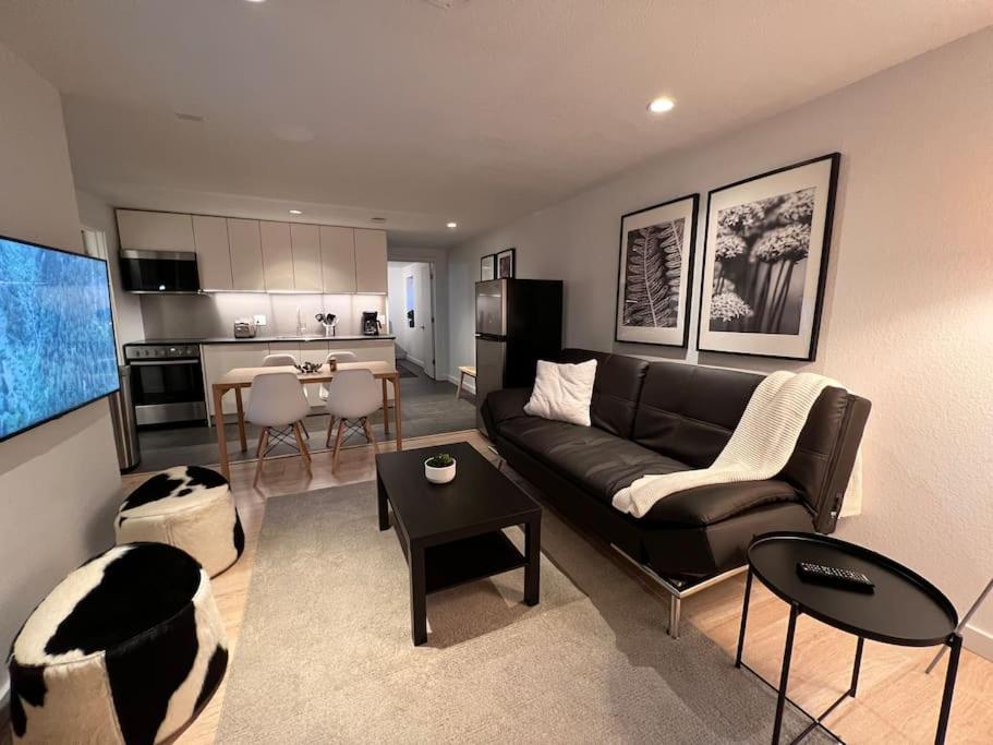Modern Luxury Escape 2bd/2ba