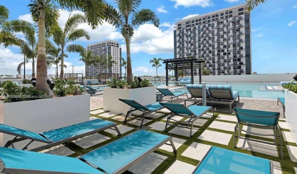 5350 Park inn Suite - Estudio
