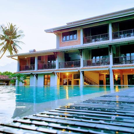 Bazén v ubytování Serein Beach Hotel nebo v jeho okolí