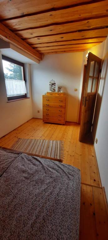 Postel nebo postele na pokoji v ubytování Podkrovie v zeleni - privat
