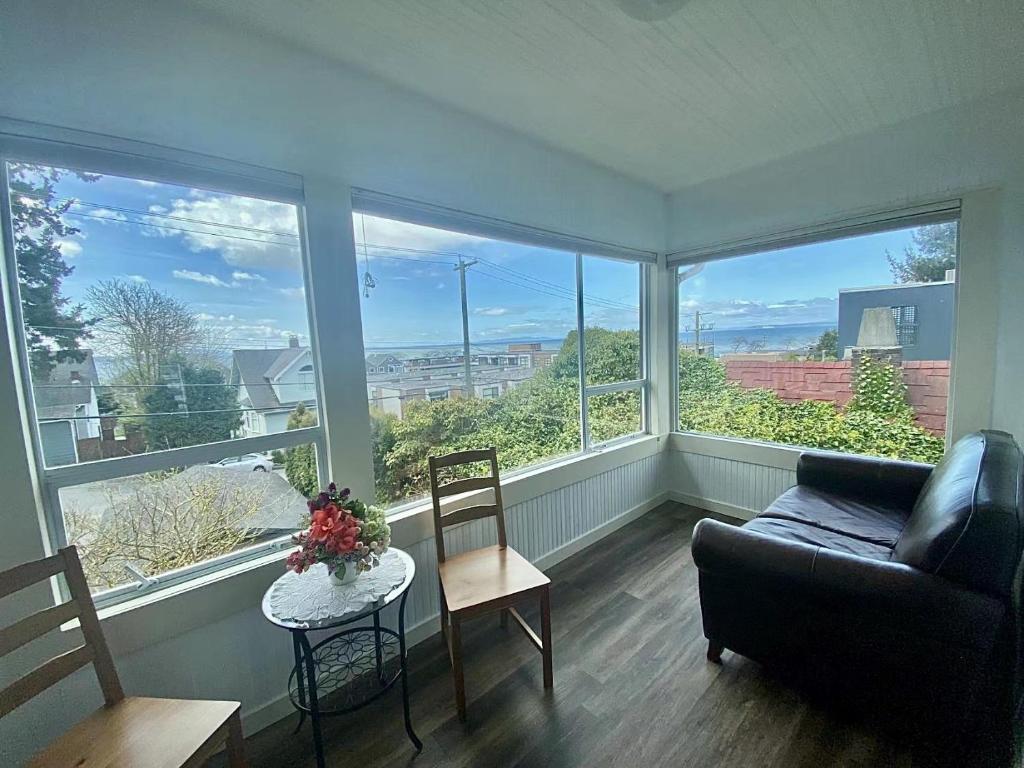 Villa New renovated beautiful view beach house, White Rock, Canada