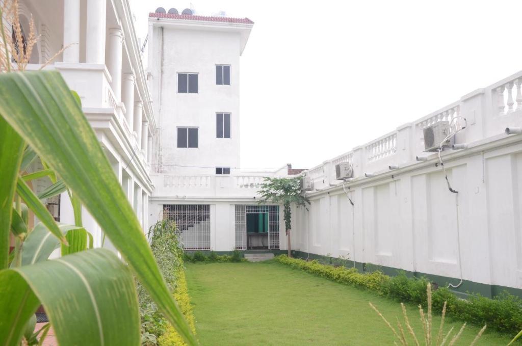 Зображення з фотогалереї помешкання Utsav Resorts By WB Inn у місті Дганбад