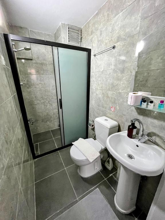 Koupelna v ubytování Pembe Hotel