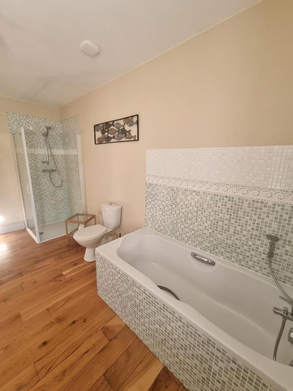 Koupelna v ubytování Chambre d'hôtes LE FLACON DE LA VERROUILLE