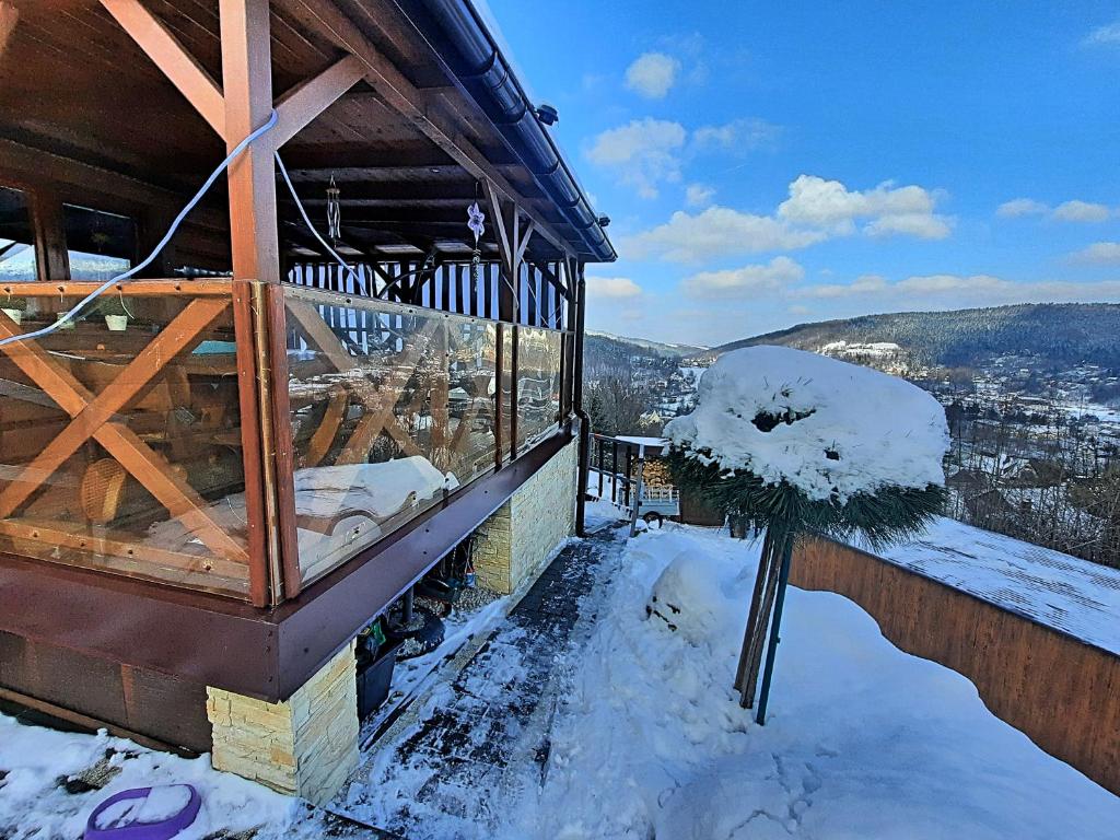Chata Panorama saat musim dingin