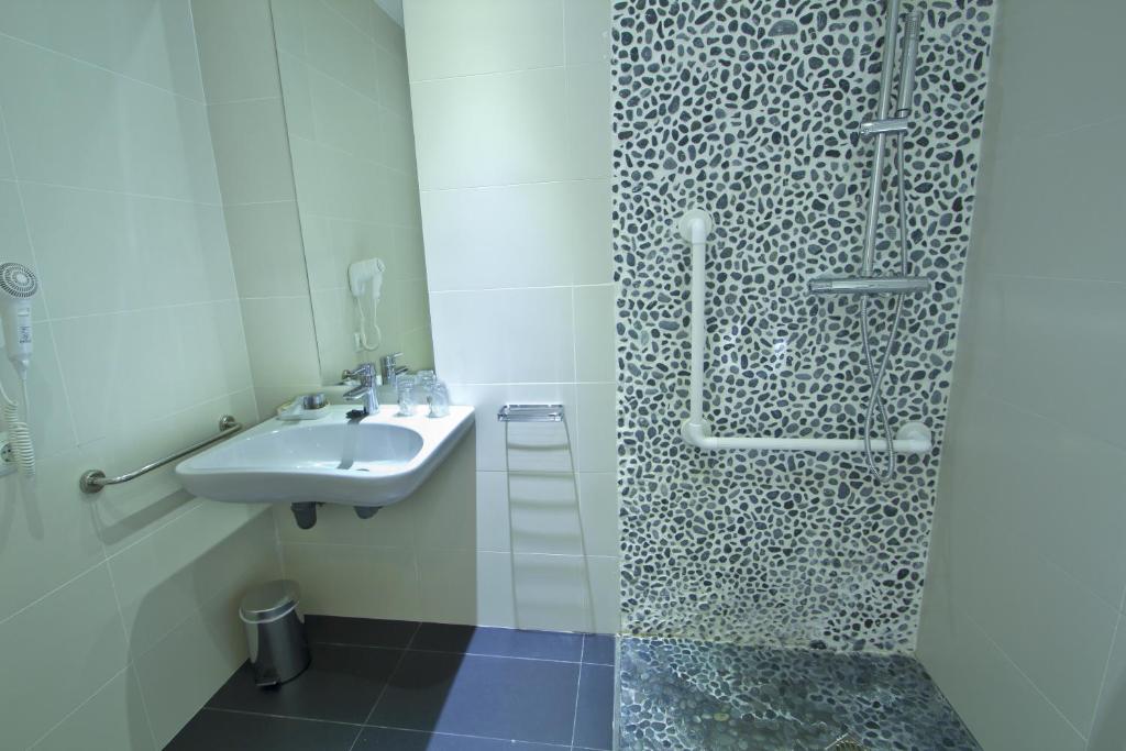 Villa Arce Hotel - Twin Room - Disability Access