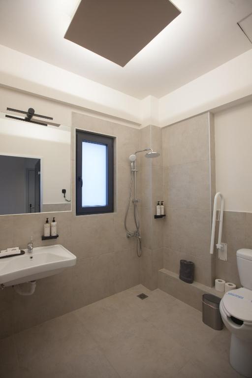 AKROTHEA suites & lounge - Habitación Cuádruple - Acceso A La Discapacidad